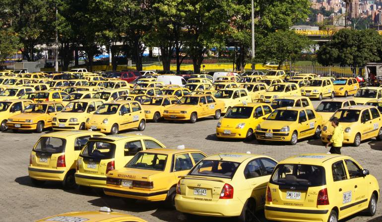 85% de taxistas en Bogotá tramitan eliminación de taxímetros: Alcaldía
