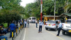 Campos petroleros en Puerto Boyacá parados por plan tortuga de trabajadores: Campos petroleros en Puerto Boyacá parados por plan tortuga de trabajadores Campos petroleros en Puerto Boyacá parados por plan tortuga de trabajadores: Campos petroleros en Puerto Boyacá parados por plan tortuga de trabajadores