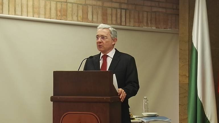 Dos Tribunales concluyen que Uribe debe responder por masacres en Antioquia