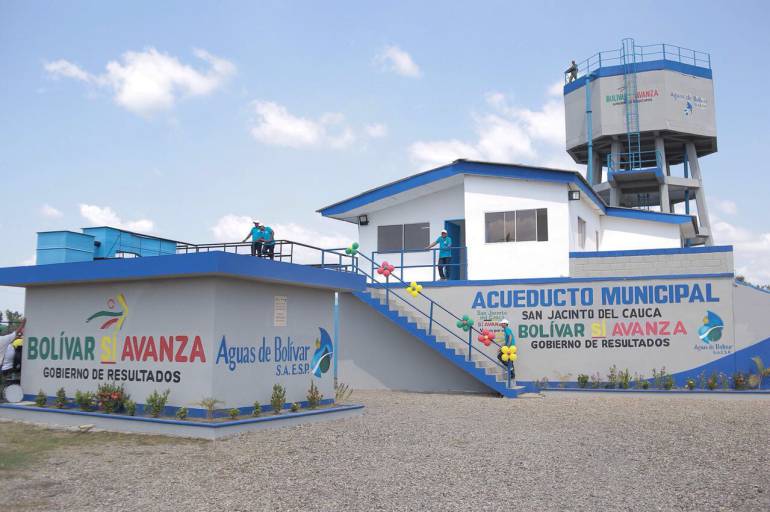 Entregan acueducto y proyectan vía en San Jacinto del Cauca, Bolívar