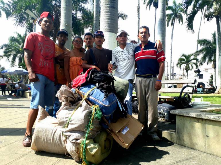 VENEZOLANOS, PASAPORTE, VISA: En Venezuela no hay pasaportes