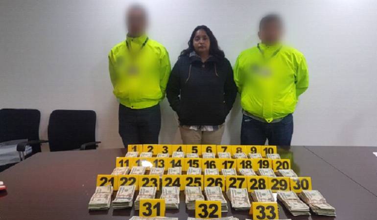 El Dorado: Capturan en Bogotá a mujer con más 60.000 dólares en su maleta