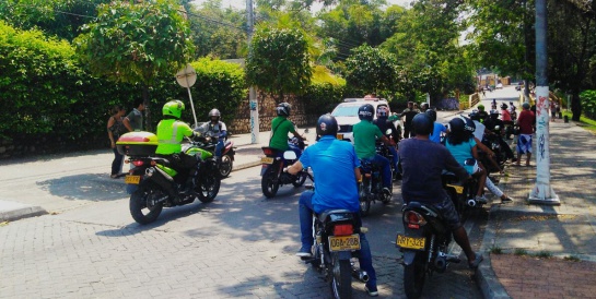 Saqueos a presuntos pupermercados de las Farc en Melgar: Tensa situación de orden público en Melgar Tolima Saqueos a presuntos pupermercados de las Farc en Melgar: Tensa situación de orden público en Melgar Tolima