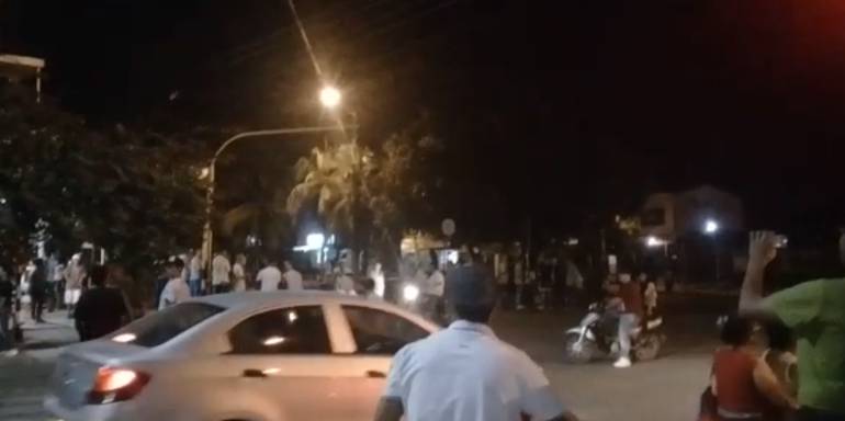 Disturbios en boyacá por saqueos a supermercado: Disturbios en Puerto Boyacá por intento de saqueo a Supercundi