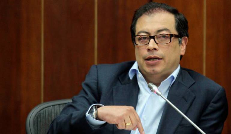 Denuncían, Alcaldía, Medellín, no, autorizó, Gustavo, Petro: Duro choque entre Petro y alcalde de Medellín