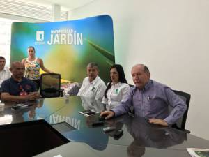 Directivas de la Uniquindio explicando inversión en esta institución de educación superior Directivas de la Uniquindio explicando inversión en esta institución de educación superior