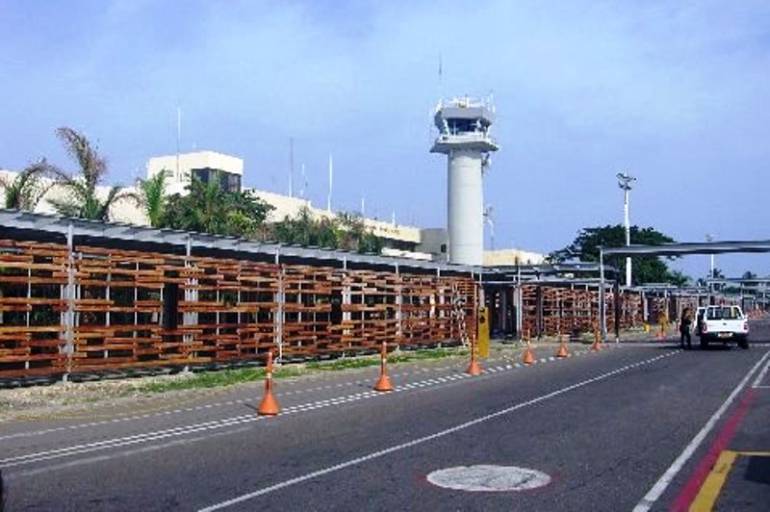 Fue desviado avión a Cartagena por problemas con pasajera: Fue desviado avión a Cartagena por problemas con pasajera
