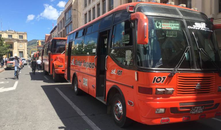 Defesoria llama la atención por paro de buses en Pasto