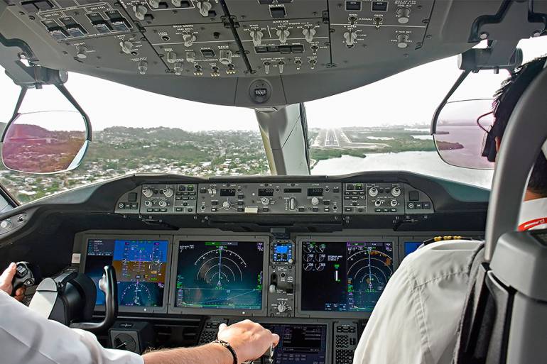 Mujer que amenazó con bomba un avión esta internada en clínica de Cartagena: Mujer que amenazó con bomba un avión esta internada en clínica de Cartagena