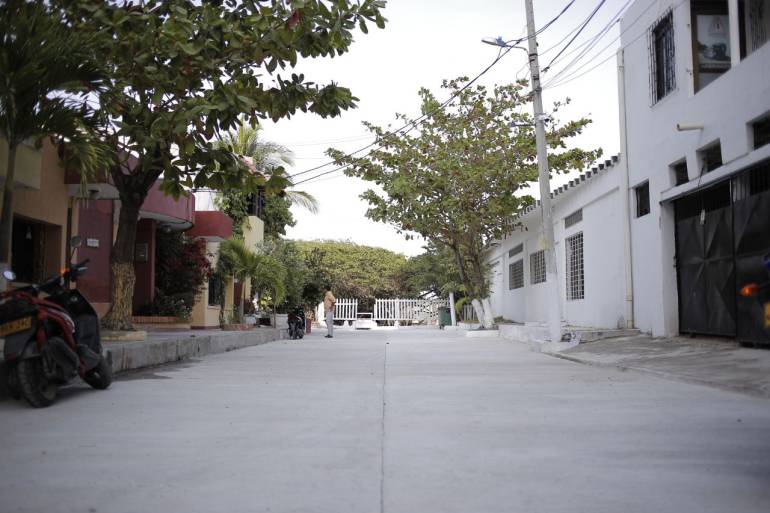 Tras varios años, pavimentan calle 29 del barrio Manga en Cartagena: Tras varios años, pavimentan calle 29 del barrio Manga en Cartagena