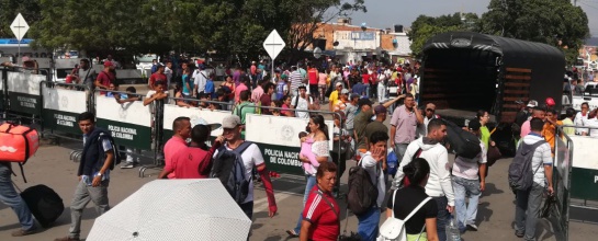 elecciones cierre frontera colombia venezuela: Anuncio de cierre de la frontera acelera el paso de venezolanos a Cúcuta