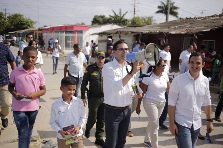 Puerta a puerta buscan a niños no matriculados en Cartagena: Puerta a puerta buscan a niños no matriculados en Cartagena