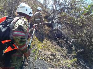 Por cielo y tierra buscan controlar un incendio forestal en Cómbita, Boyacá: Por cielo y tierra buscan controlar un incendio forestal en Cómbita, Boyacá Por cielo y tierra buscan controlar un incendio forestal en Cómbita, Boyacá: Por cielo y tierra buscan controlar un incendio forestal en Cómbita, Boyacá