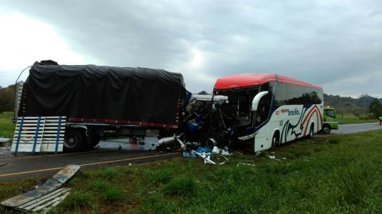 Un muerto y 6 heridos en accidente en vía Puerto Boyacá-Cartagena: Un muerto y 6 heridos en accidente en vía Puerto Boyacá-Cartagena Un muerto y 6 heridos en accidente en vía Puerto Boyacá-Cartagena: Un muerto y 6 heridos en accidente en vía Puerto Boyacá-Cartagena