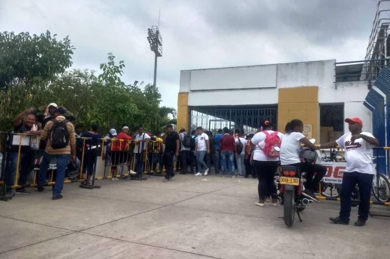 Vigilantes exigen ser incluidos en nuevo contrato de seguridad de Cartagena: Vigilantes exigen ser incluidos en nuevo contrato de seguridad de Cartagena