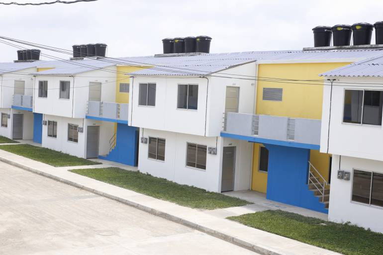 Entregan casas a familias damnificadas del sur de Bolívar: Entregan casas a familias damnificadas del sur de Bolívar