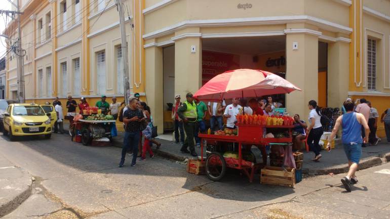 Reubican vendedores informales en el Centro Histórico de Cartagena