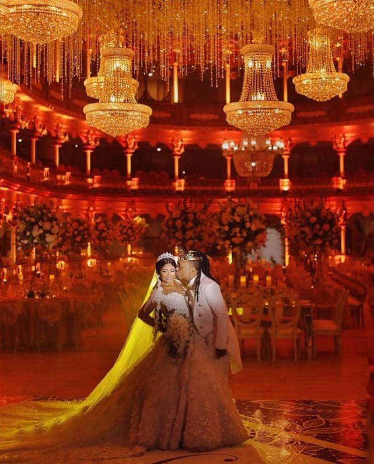 Las excentricidades de la boda de Mr Black