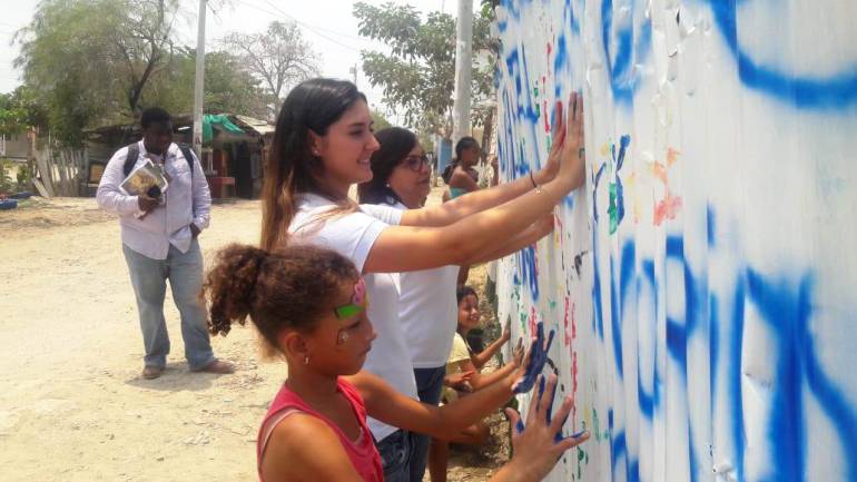 "A Varias Manos" hace presencia en barrio Fredonia en el sur de Cartagena: "A Varias Manos" hace presencia en barrio Fredonia en el sur de Cartagena