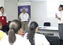 Ofrecen alternativas de legalización a vendedores informales de Cartagena