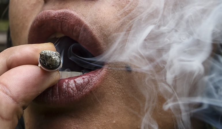 Drogas en colegios: Universitarios aún creen que no corren riesgos al consumir drogas