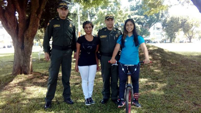 Hurtan bicicleta a campeona nacional de ciclismo en Cali: Recuperan bicicleta robada a triple campeona nacional de ciclismo