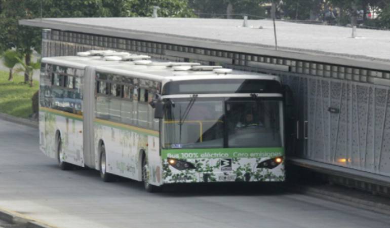 Este año llegarán a Medellín los primeros 500 taxis eléctricos