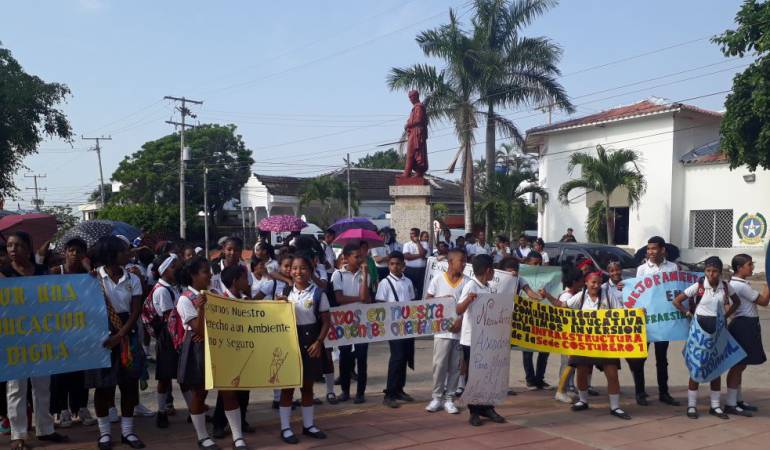Manifestación de estudiantes en Matuya Bolívar: Estudiantes protestan por falta de docentes en María La Baja, Bolívar
