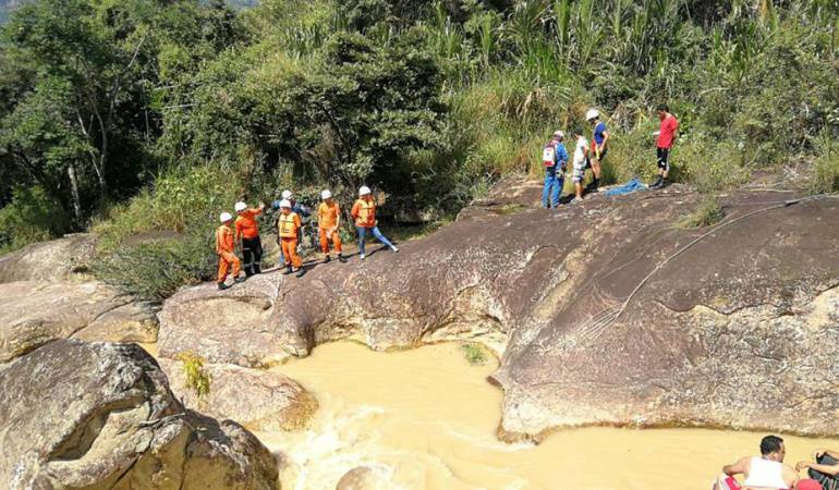 Temporada de Lluvias: Monitorean río entre Tolima y Huila por aumento de las lluvias Temporada de Lluvias: Monitorean río entre Tolima y Huila por aumento de las lluvias