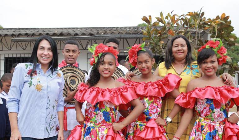 Educación Cartagena Bolívar: Gobernación de Bolívar hace entrega de dos instituciones educativas