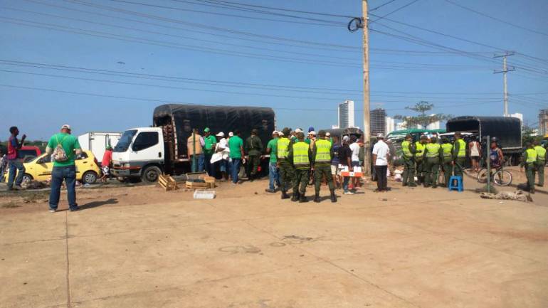 Vendedores informales de Cartagena invaden nuevamente el espacio público: Vendedores informales de Cartagena invaden nuevamente el espacio público