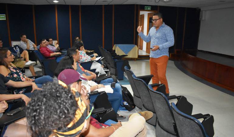 Estudiantes en intercambio Cartagena, Escuela de cadetes: Universitarios de intercambio visitan Escuela Naval de Cadetes en Cartagena