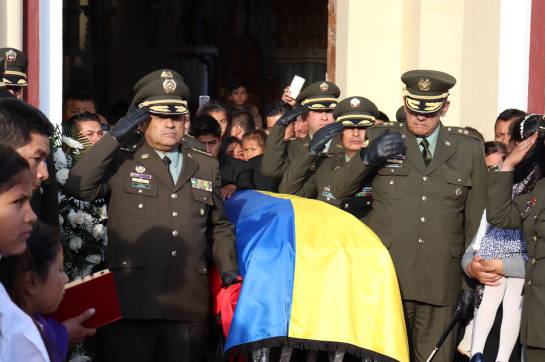 Más de 10.000 policías colombianos buscan por cielo y tierra a alias Guacho: Más de 10.000 policías colombianos buscan por cielo y tierra a alias Guacho Más de 10.000 policías colombianos buscan por cielo y tierra a alias Guacho: Más de 10.000 policías colombianos buscan por cielo y tierra a alias Guacho