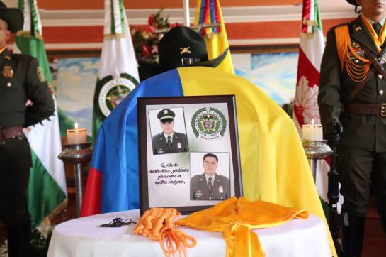 Más de 10.000 policías colombianos buscan por cielo y tierra a alias Guacho: Más de 10.000 policías colombianos buscan por cielo y tierra a alias Guacho Más de 10.000 policías colombianos buscan por cielo y tierra a alias Guacho: Más de 10.000 policías colombianos buscan por cielo y tierra a alias Guacho