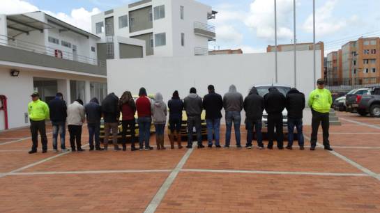 Capturaron 15 jíbaros que vendían drogas a domicilio en Duitama, Boyacá: Capturaron 15 jíbaros que vendían drogas a domicilio en Duitama, Boyacá Capturaron 15 jíbaros que vendían drogas a domicilio en Duitama, Boyacá: Capturaron 15 jíbaros que vendían drogas a domicilio en Duitama, Boyacá