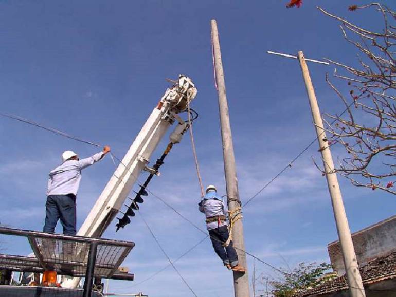 Daño en línea de energía tiene sin servicio a 30.000 personas en Bolívar