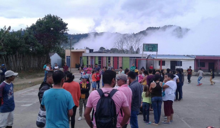 Refugio humanitario en San Calixto, en el corregimiento La Quina, donde hay más de 300 personas entre niños, mujeres, adulto y ancianos.