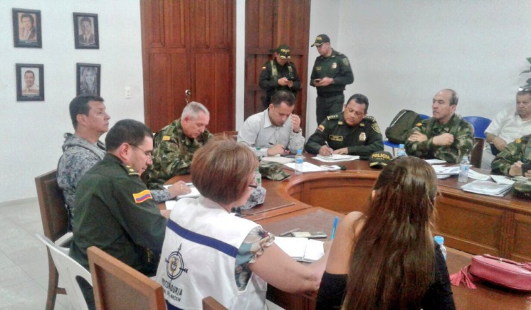 El general Jorge Hernando Nieto Rojas director de la Policía Nacional y el general Alberto José Mejía Ferrero comandante de las Fuerzas Militares de Colombia en Ocaña