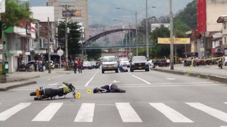 Dos fleteros muertos en intento de atraco en Medellín
