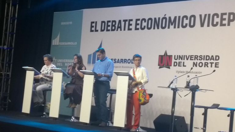 Juan Carlos Pinzón lanzó pullas contra Martha Lucía Ramírez en debate: Juan Carlos Pinzón lanzó pullas contra Martha Lucía Ramírez en debate