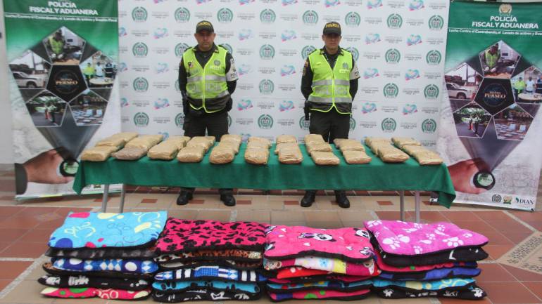 BUCARAMANGA MARIHUANA ENCOMIENDAS VALLE DEL CAUCA: Del Valle llegó una encomienda con marihuana cripy