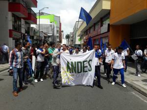 Estudiantes apoyaron el paro de los maestros Estudiantes apoyaron el paro de los maestros