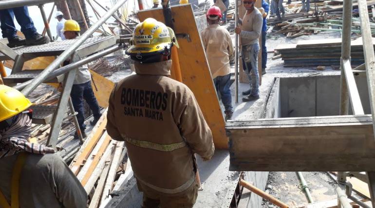 Hotel Hilton: Desplome de plataforma en Hotel Hilton en construcción deja 9 heridos