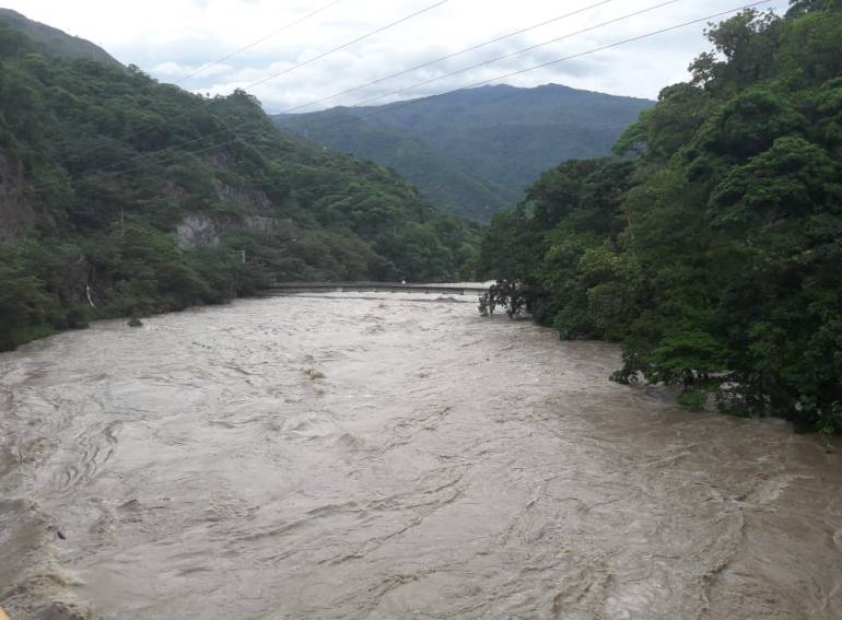 Declaran calamidad pública en zona colombiana afectada por hidroeléctrica