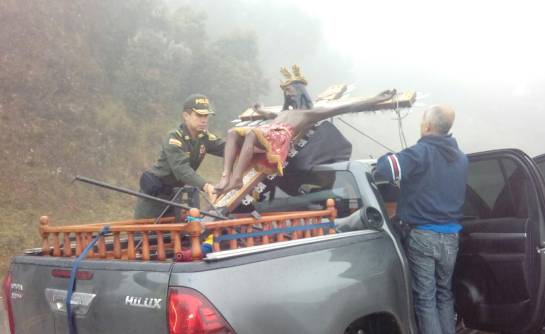 BUCARAMANGA CÚCUTA IGLESIA DESLIZAMIENTOS VÍAS: Hasta el Señor de Los Milagros "padeció" para llegar a Cúcuta BUCARAMANGA CÚCUTA IGLESIA DESLIZAMIENTOS VÍAS: Hasta el Señor de Los Milagros "padeció" para llegar a Cúcuta
