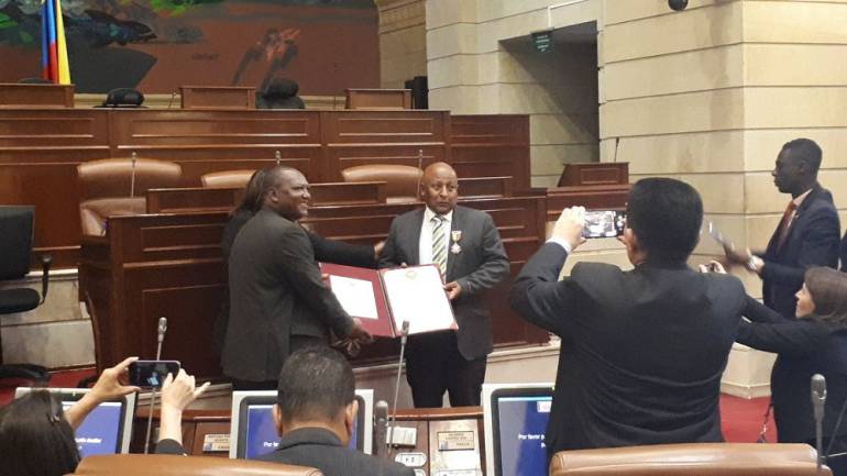 Condecoración el Negro Mina: Álvaro Miguel Mina, recibió la Orden de la Democracia Simón Bolívar
