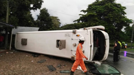 Accidente de tránsito vía Ibagué – Espinal: Ocho personas heridas dejó accidente de tránsito vía Ibagué – Espinal Accidente de tránsito vía Ibagué – Espinal: Ocho personas heridas dejó accidente de tránsito vía Ibagué – Espinal