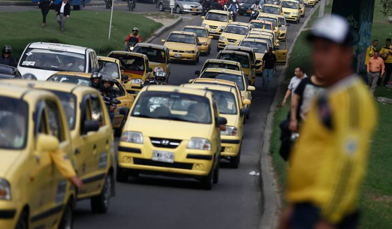 Empresas de Papel Taxistas: Más de 600 taxis en Bogotá estarían funcionando bajo empresas de papel