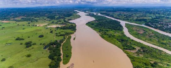 Islas en el río Cauca Islas en el río Cauca