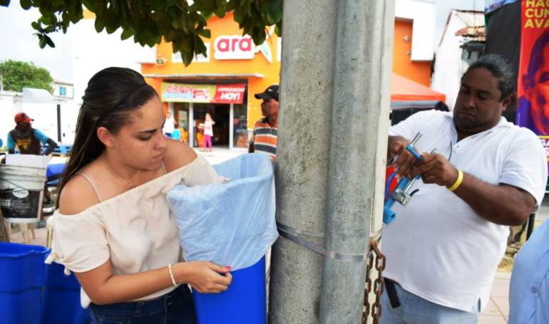 Residuos Arjona: Instalan canecas para la recolección de basuras en Arjona Bolívar